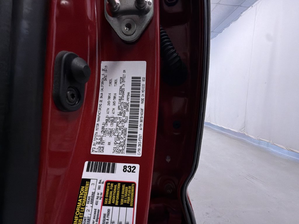 Used 2020 Toyota Tacoma TRD Off-Road w/ Technology Package AWD/4WD image 15