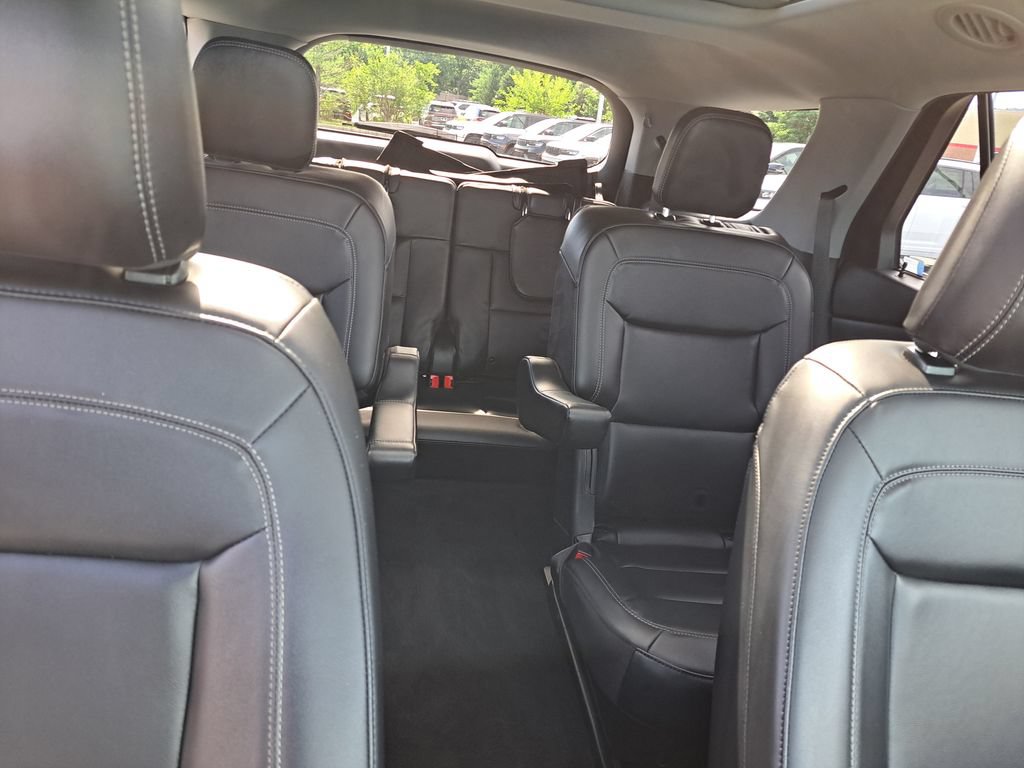 Used 2023 Ford Explorer XLT w/ Equipment Group 202A AWD/4WD image 28