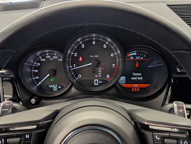 Used 2025 Porsche Macan AWD/4WD image 25