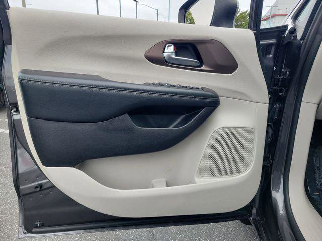 Certified 2021 Chrysler Voyager LX w/ Cold Weather Group image 18