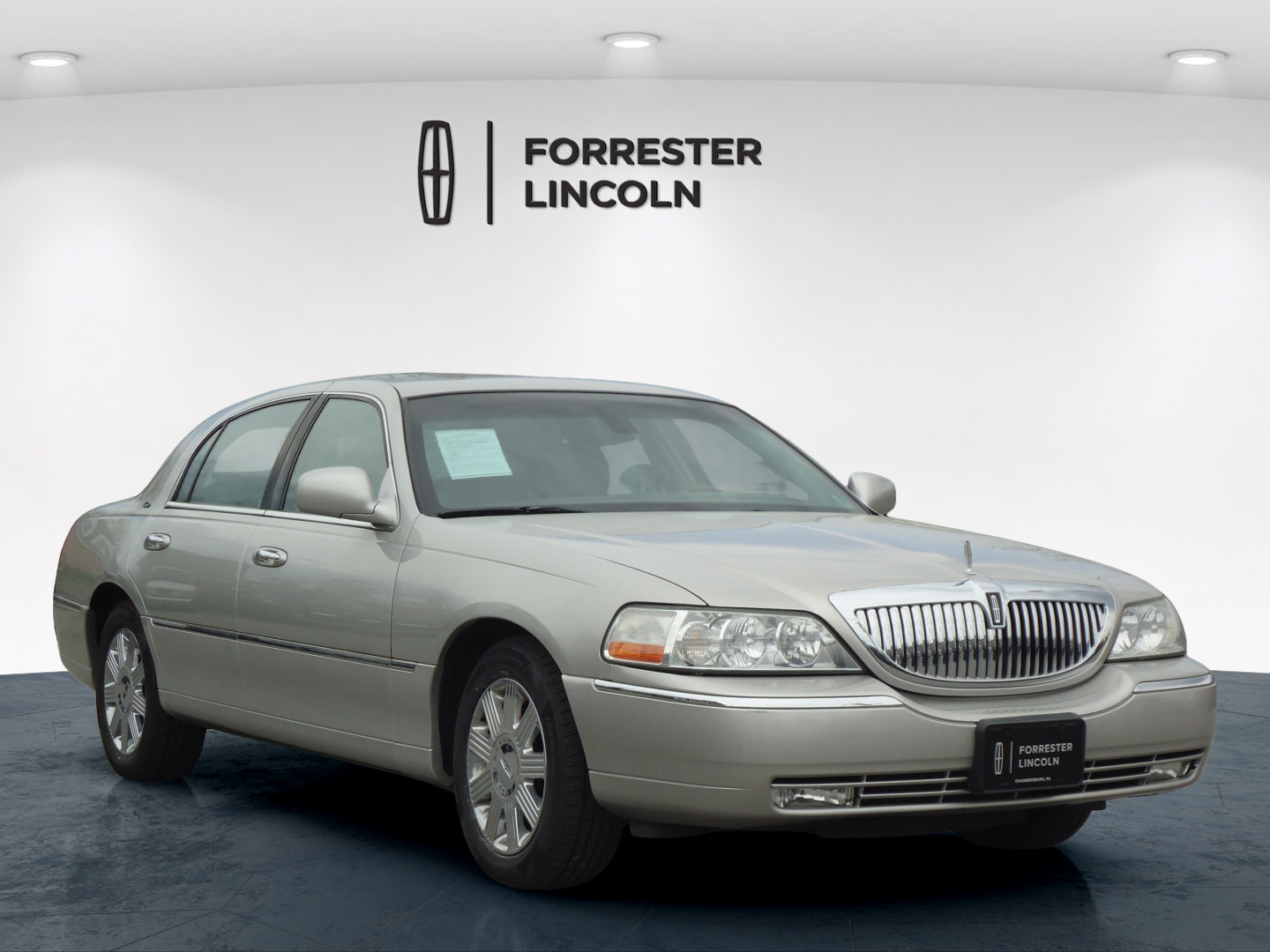 Used 2003 Lincoln Town Car Cartier