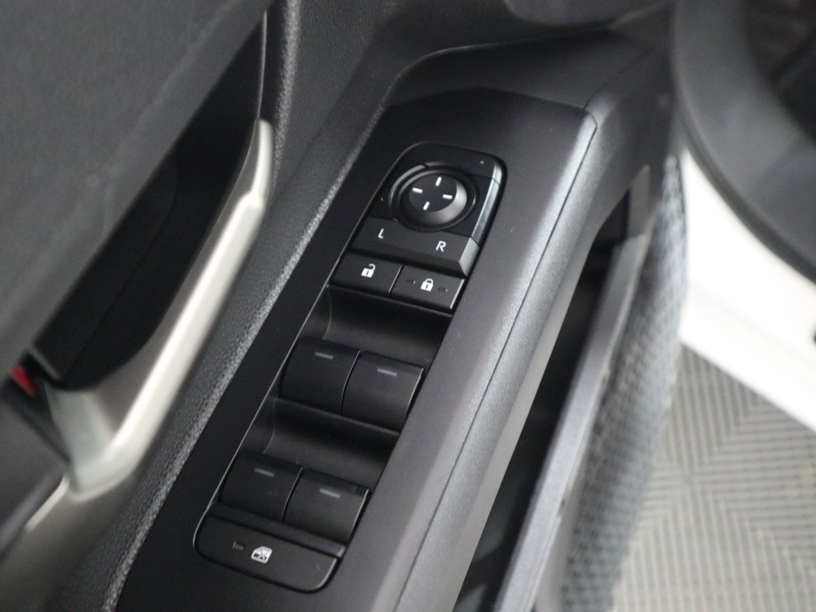 Used 2024 Toyota Tacoma TRD Sport image 36