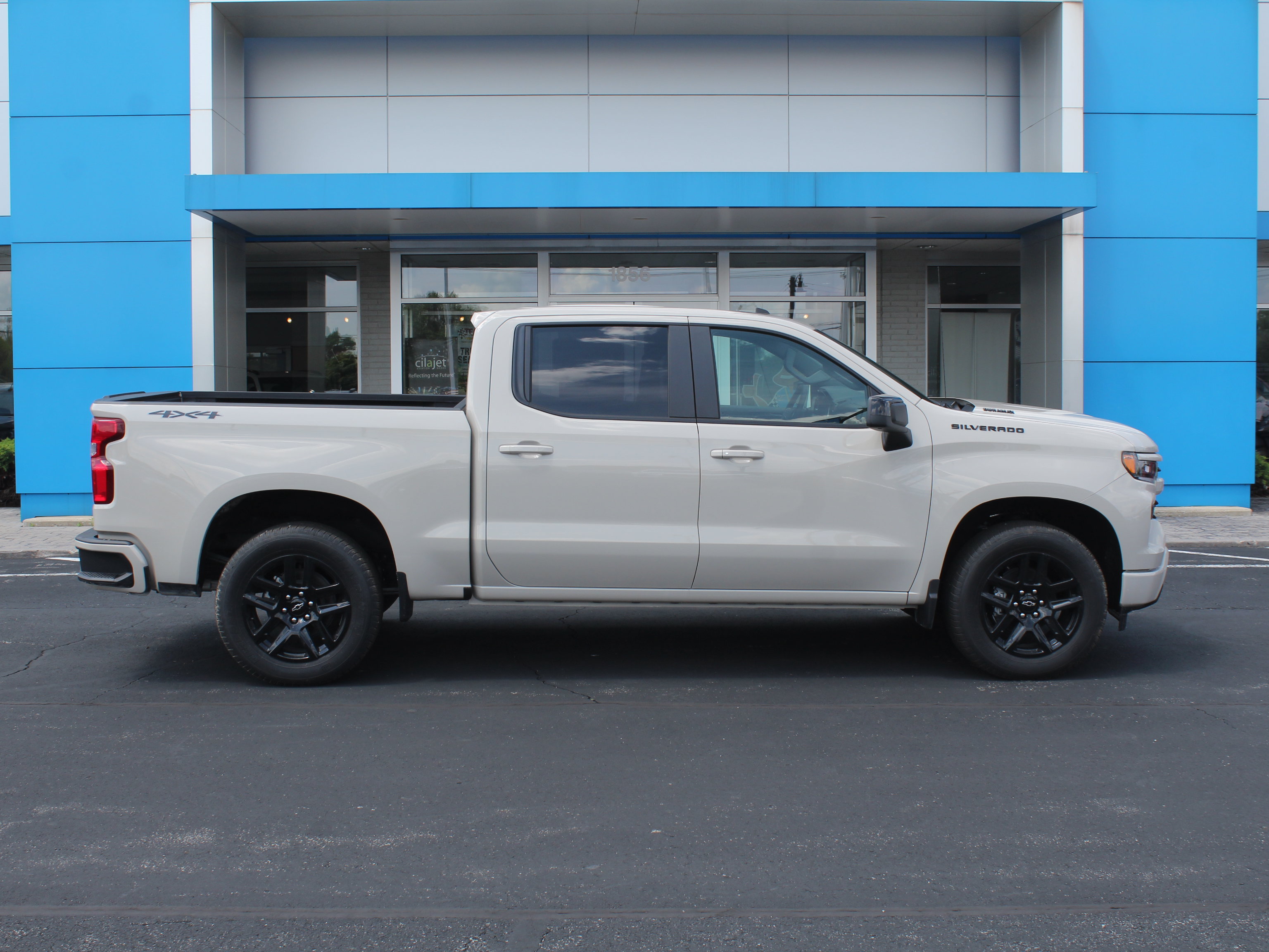 New 2026 Chevrolet Silverado 1500 RST w/ Dark Appearance Package AWD/4WD image 3