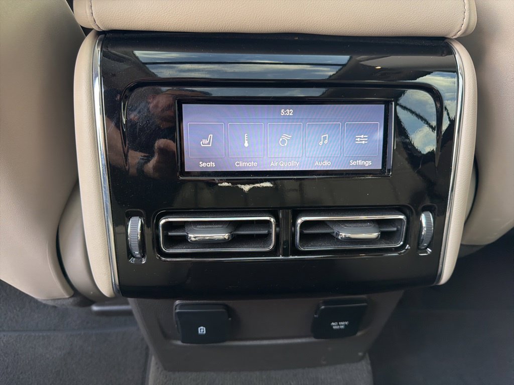 Used 2023 Lincoln Aviator Reserve w/ Equipment Group 201A AWD/4WD image 17