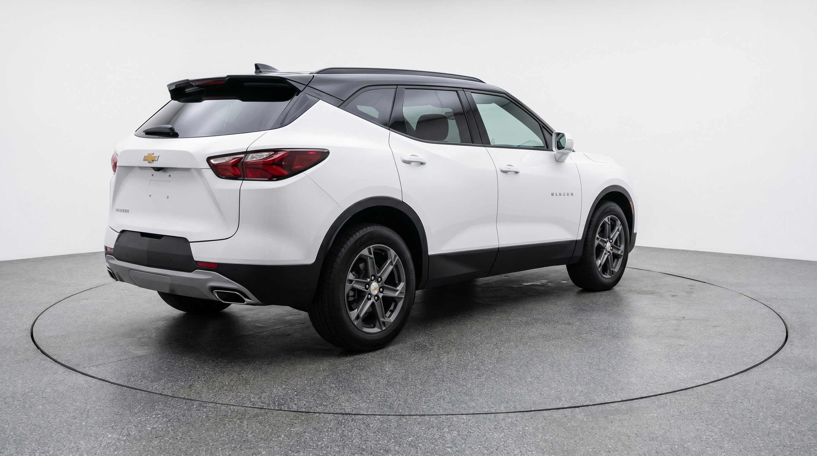 Used 2025 Chevrolet Blazer LT FWD image 9