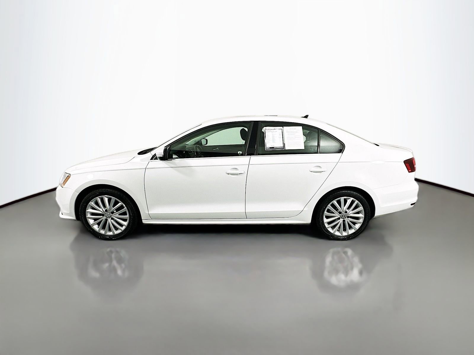 Used 2016 Volkswagen Jetta SEL FWD image 4