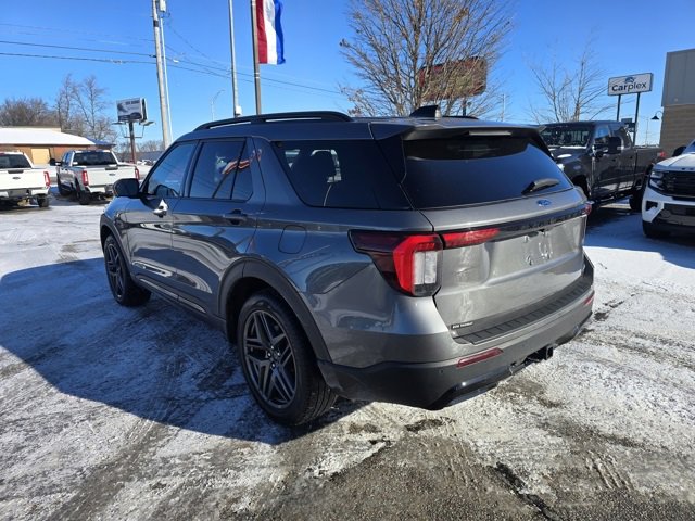 Used 2025 Ford Explorer ST-Line w/ ST-Line Street Pack image 5
