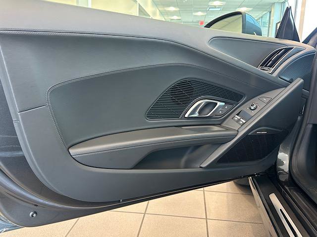 Used 2017 Audi R8 V10 AWD/4WD image 11