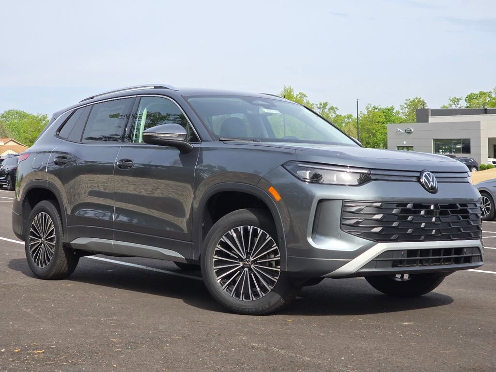 New 2026 Volkswagen Tiguan S AWD/4WD image 1