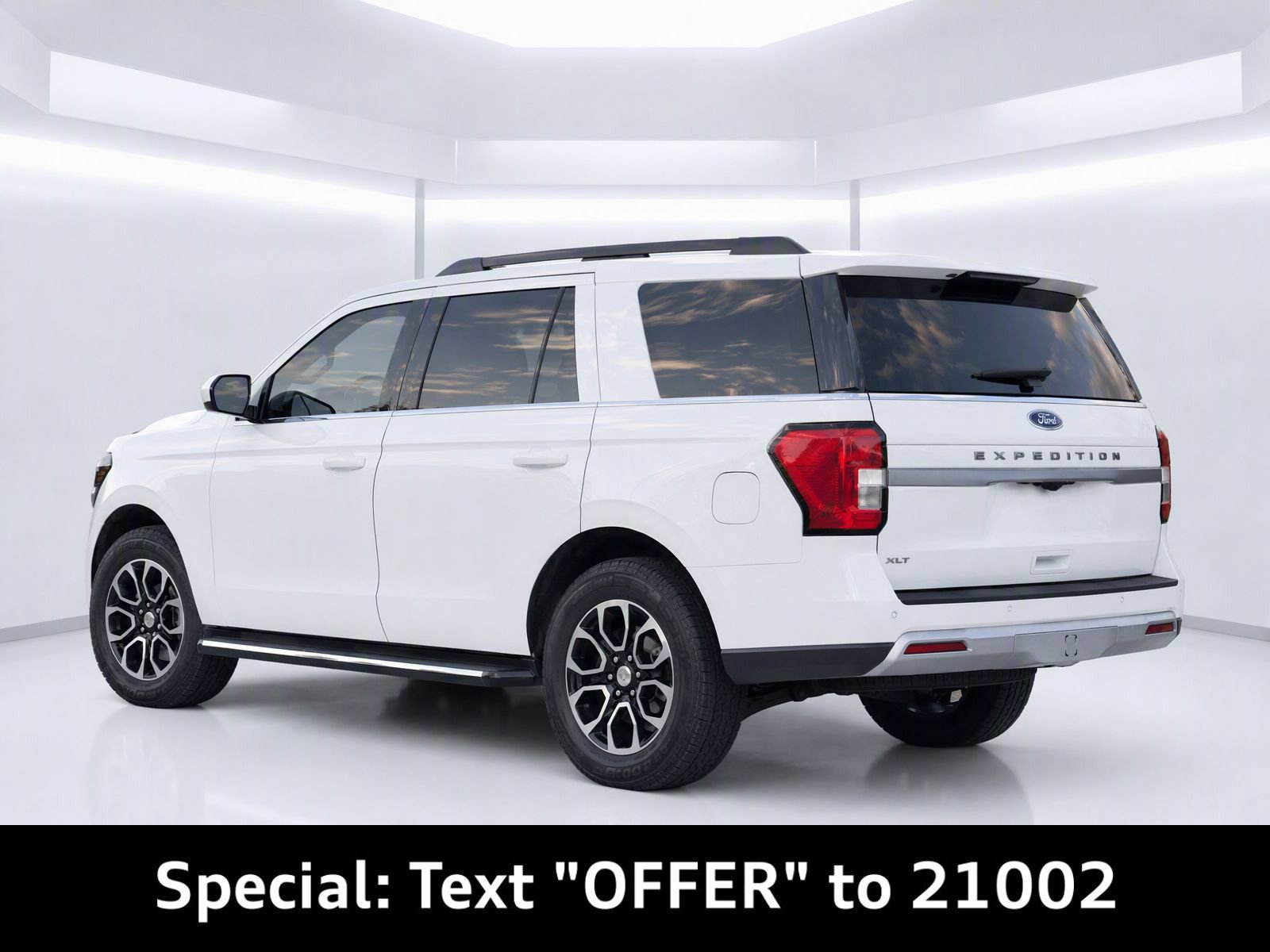 Used 2022 Ford Expedition XLT RWD image 3