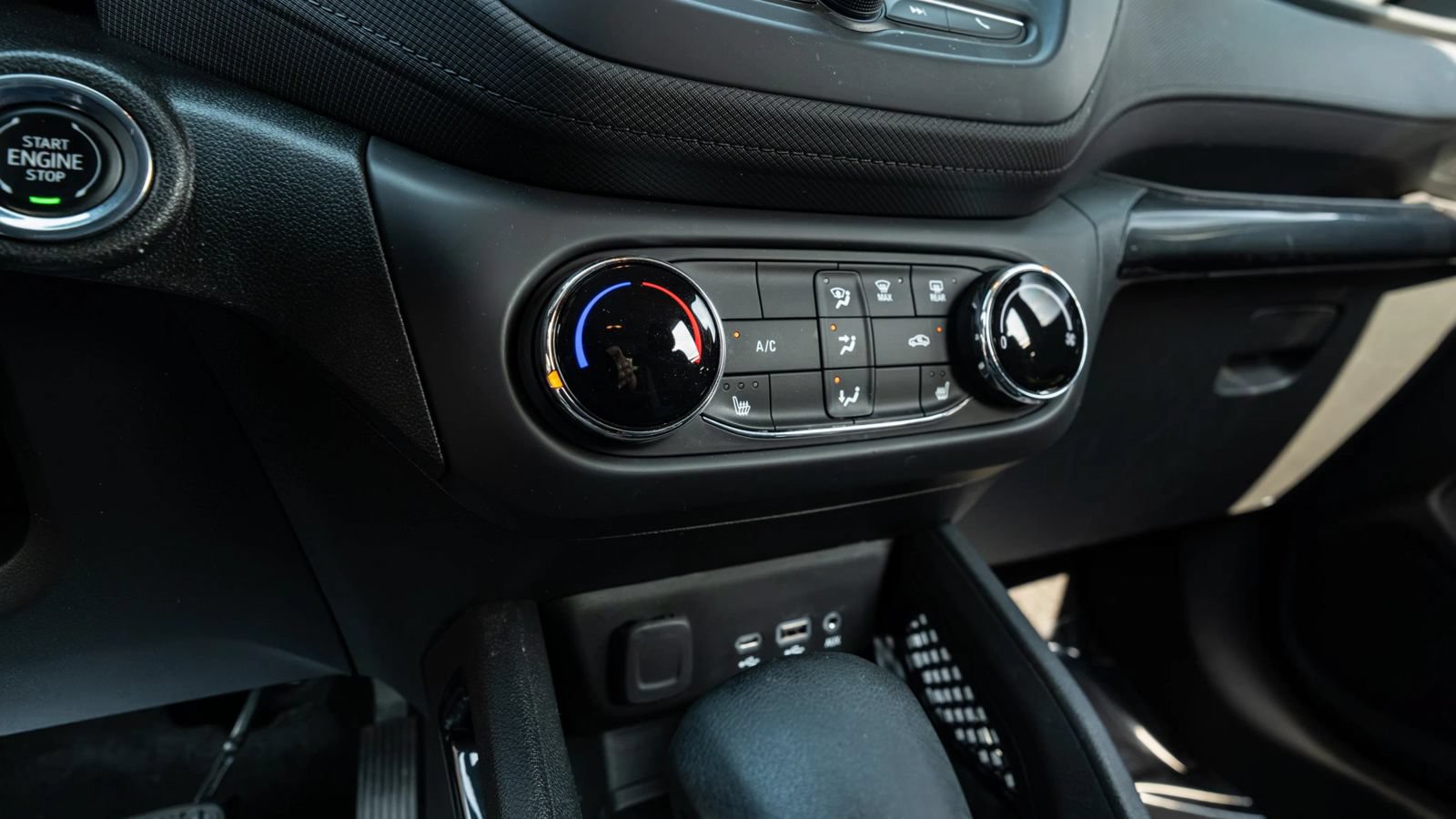 Used 2023 Chevrolet TrailBlazer LT FWD image 36