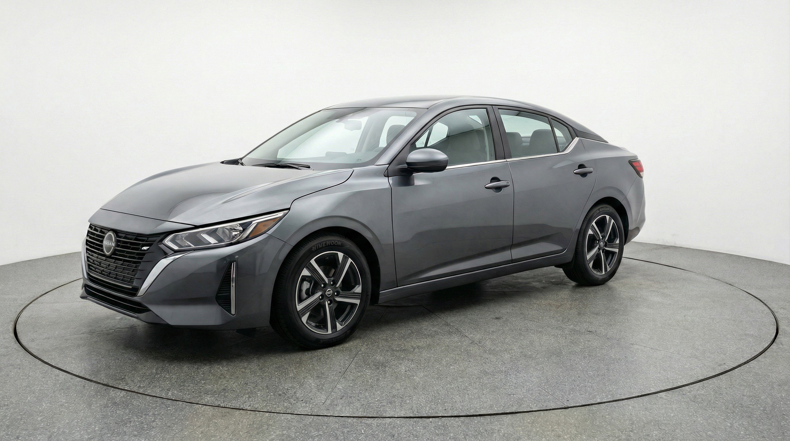 Used 2025 Nissan Sentra SV image 3