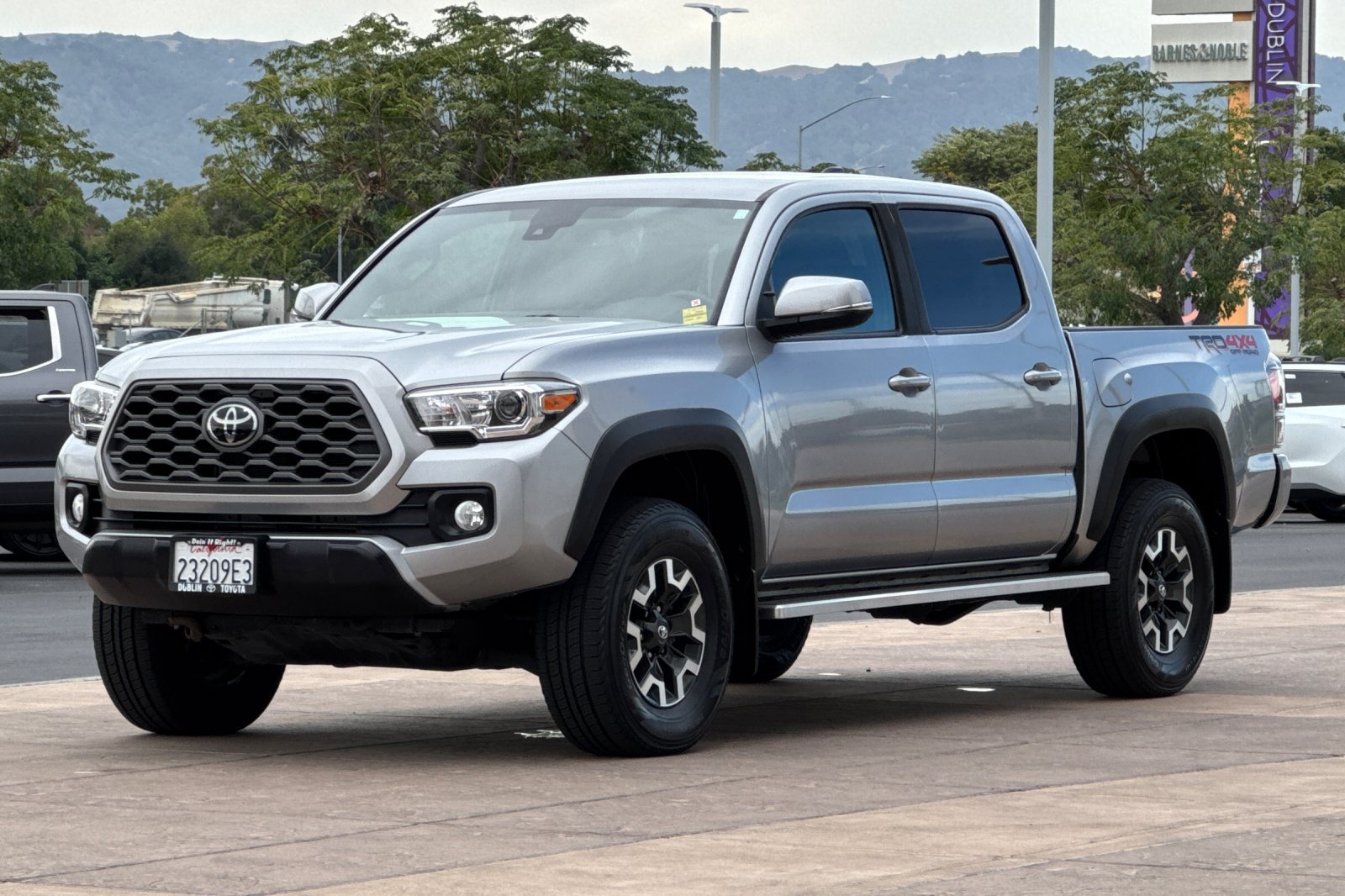 Certified 2021 Toyota Tacoma TRD Off-Road w/ Technology Package AWD/4WD image 10