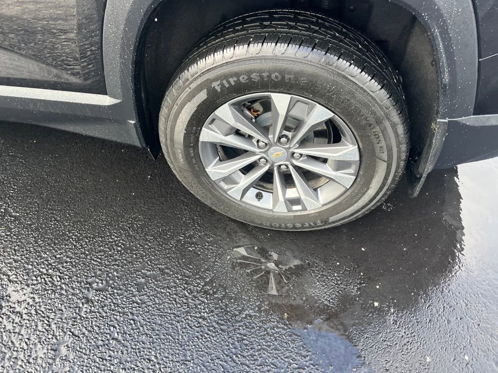 Used 2025 Chevrolet Equinox LT image 32