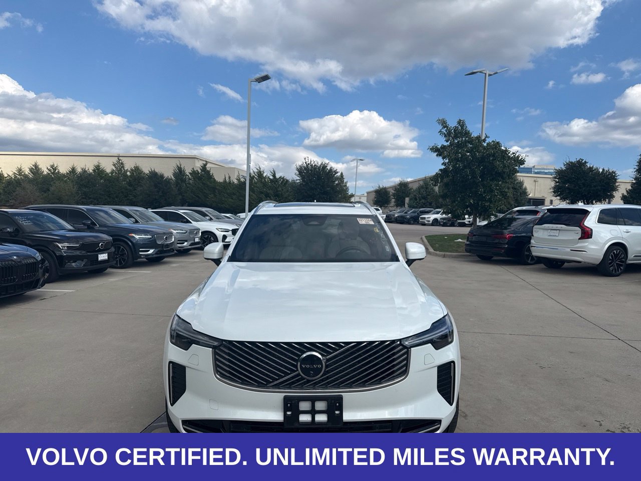 Certified 2026 Volvo XC90 B6 Plus AWD/4WD image 2