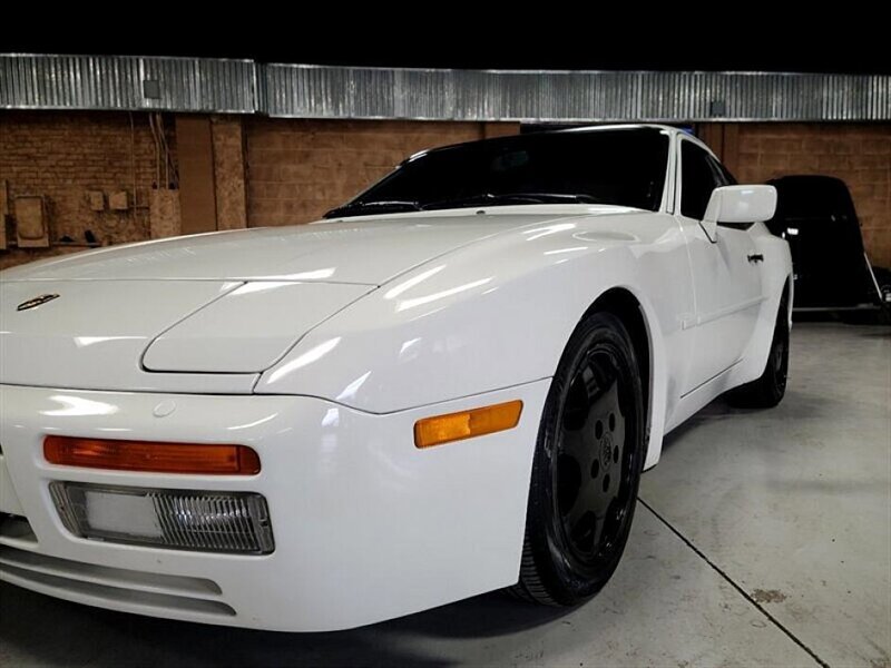 Used 1987 Porsche 944 Turbo RWD image 14