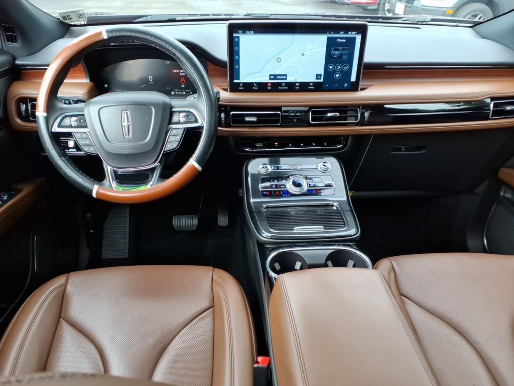 Certified 2023 Lincoln Nautilus Reserve w/ Luxury Package AWD/4WD image 6