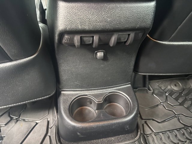 Used 2016 Jeep Wrangler Unlimited Rubicon image 31