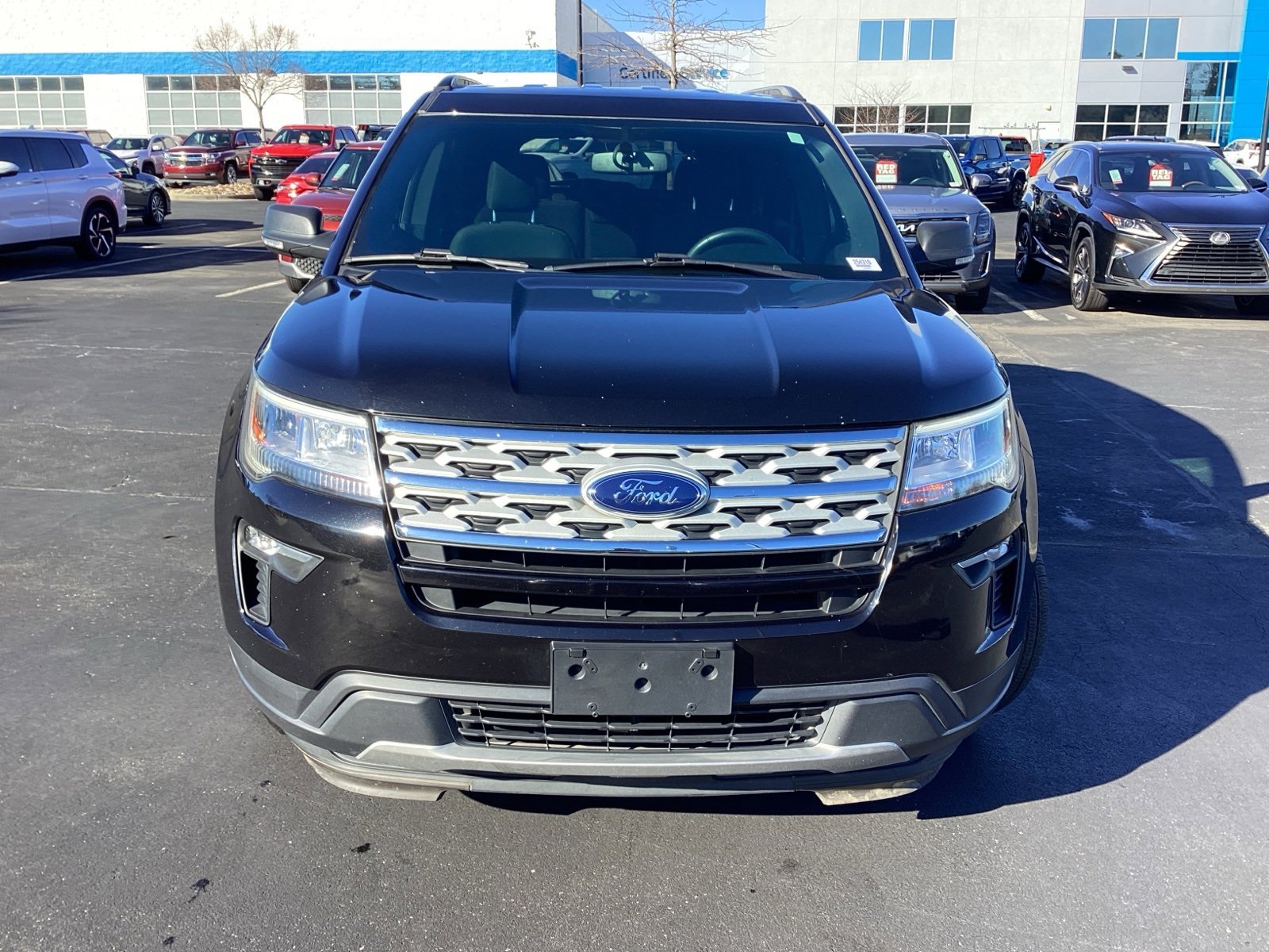 Used 2019 Ford Explorer XLT w/ Equipment Group 201A image 4