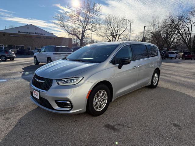 Certified 2024 Chrysler Pacifica Touring-L
