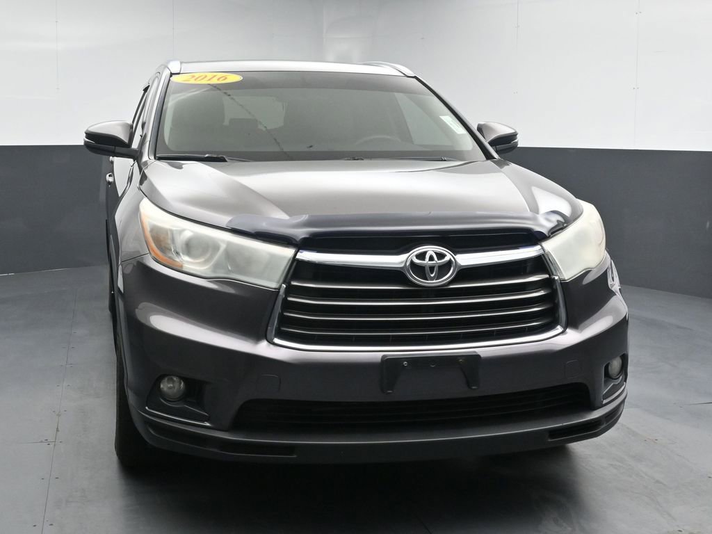 Used 2016 Toyota Highlander XLE AWD/4WD image 3