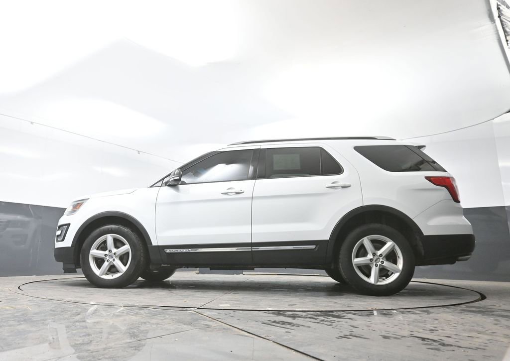 Used 2016 Ford Explorer XLT w/ Equipment Group 201A image 52