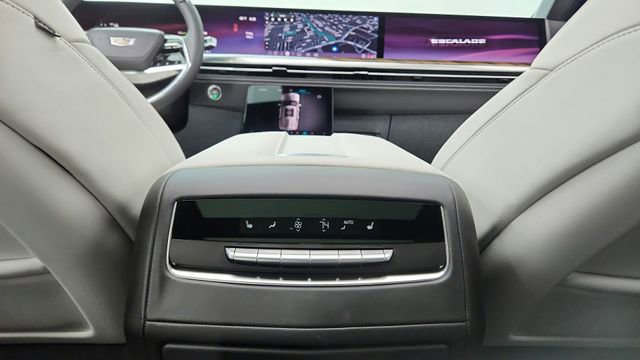 Used 2026 Cadillac Escalade Platinum Sport AWD/4WD image 40