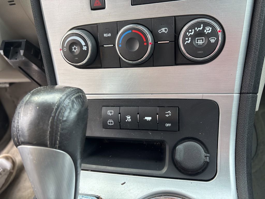 Used 2010 GMC Acadia SLE image 31