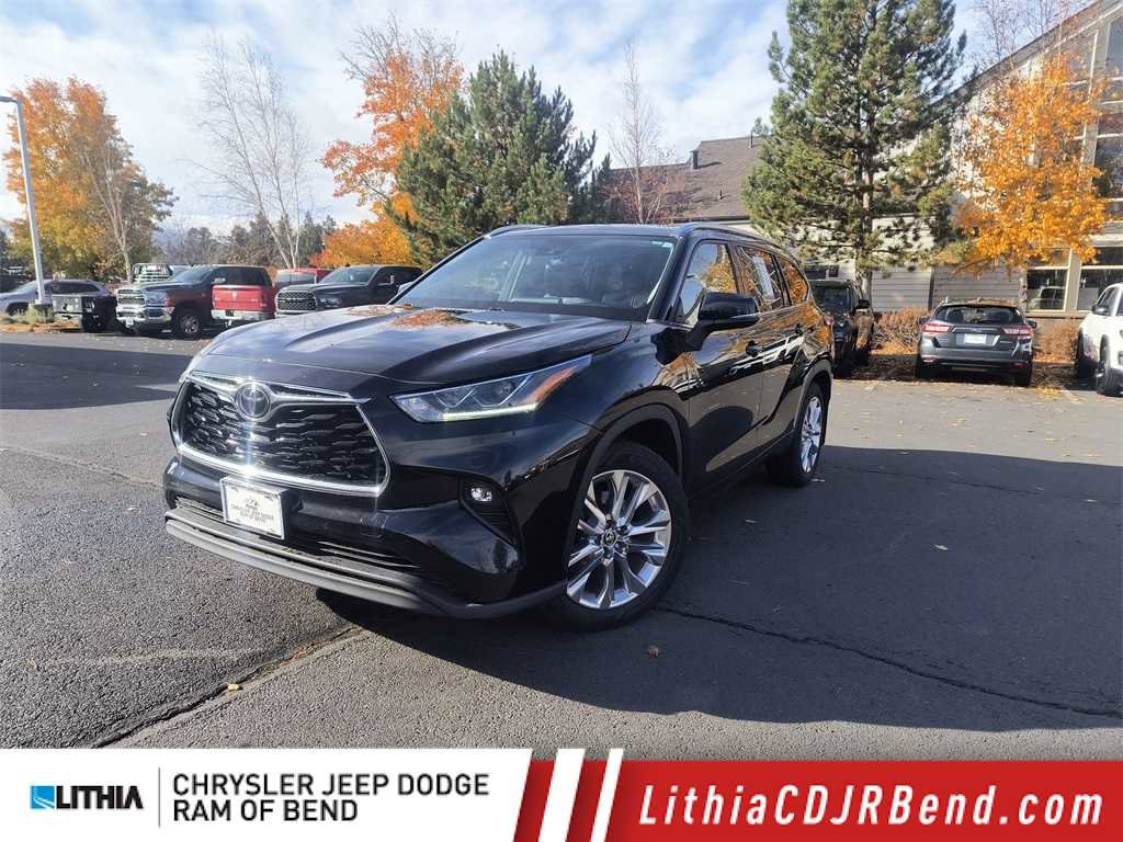 Used 2020 Toyota Highlander Limited image 1