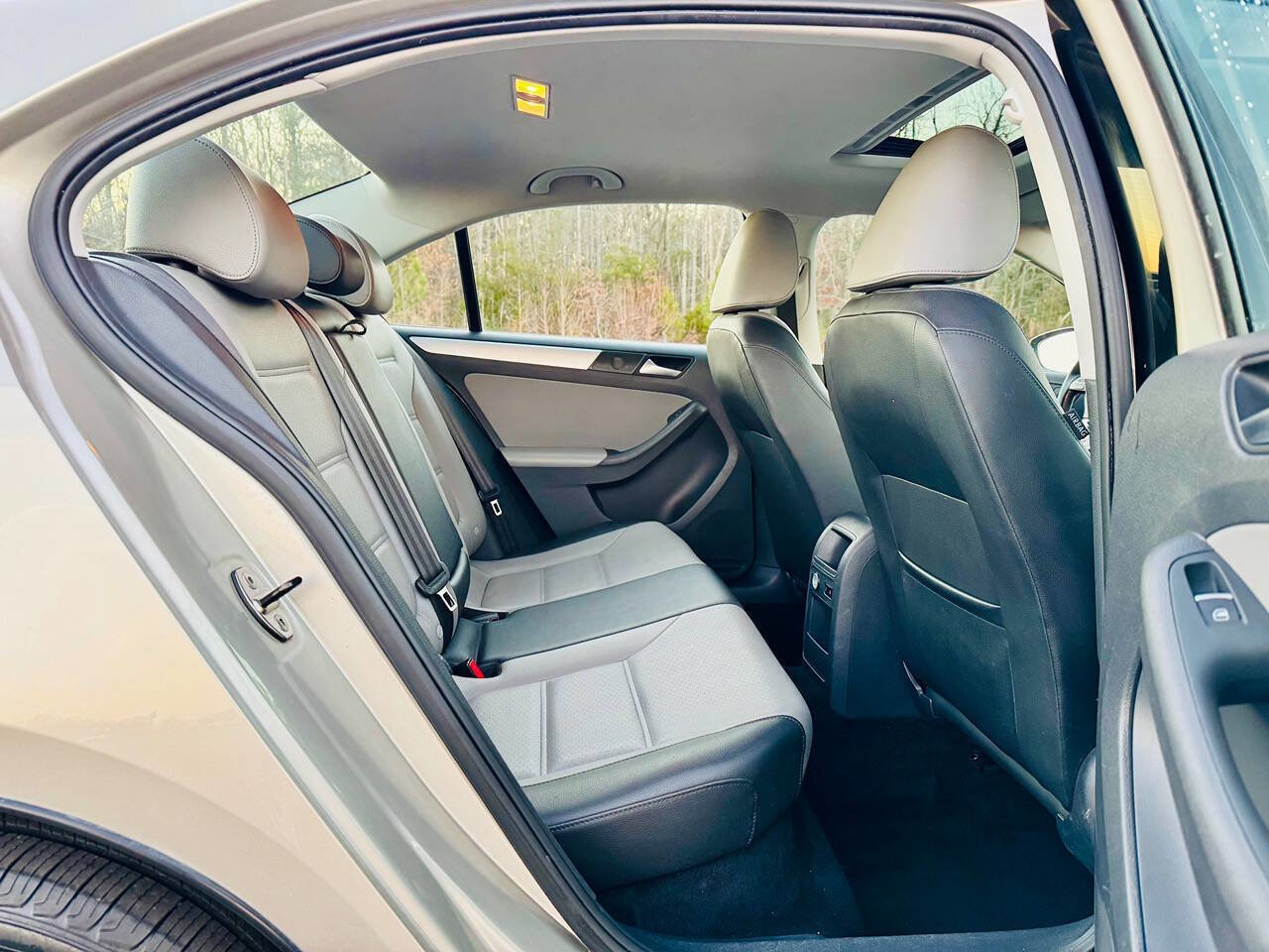 Used 2014 Volkswagen Jetta SE image 24