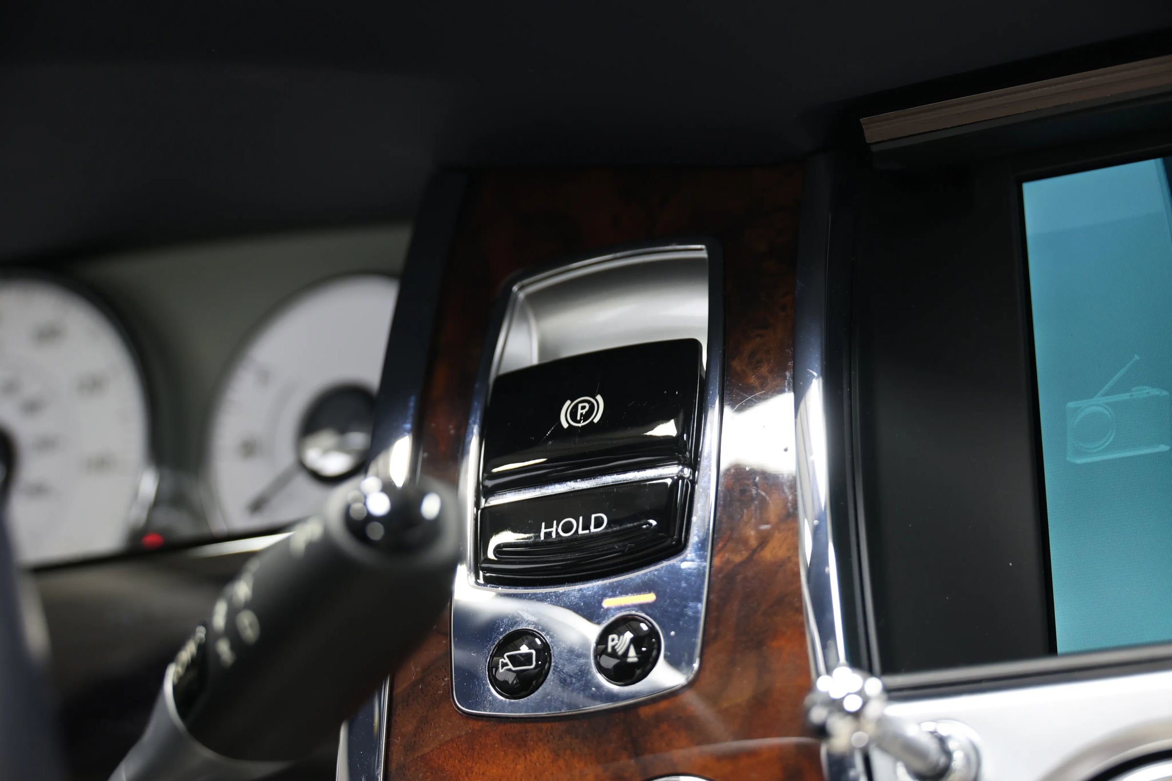 Used 2015 Rolls-Royce Ghost image 36