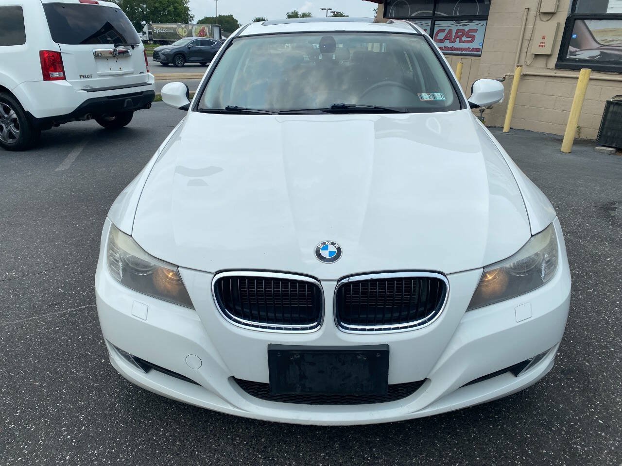 Used 2011 BMW 328i xDrive Sedan w/ Premium Pkg 2 AWD/4WD image 8