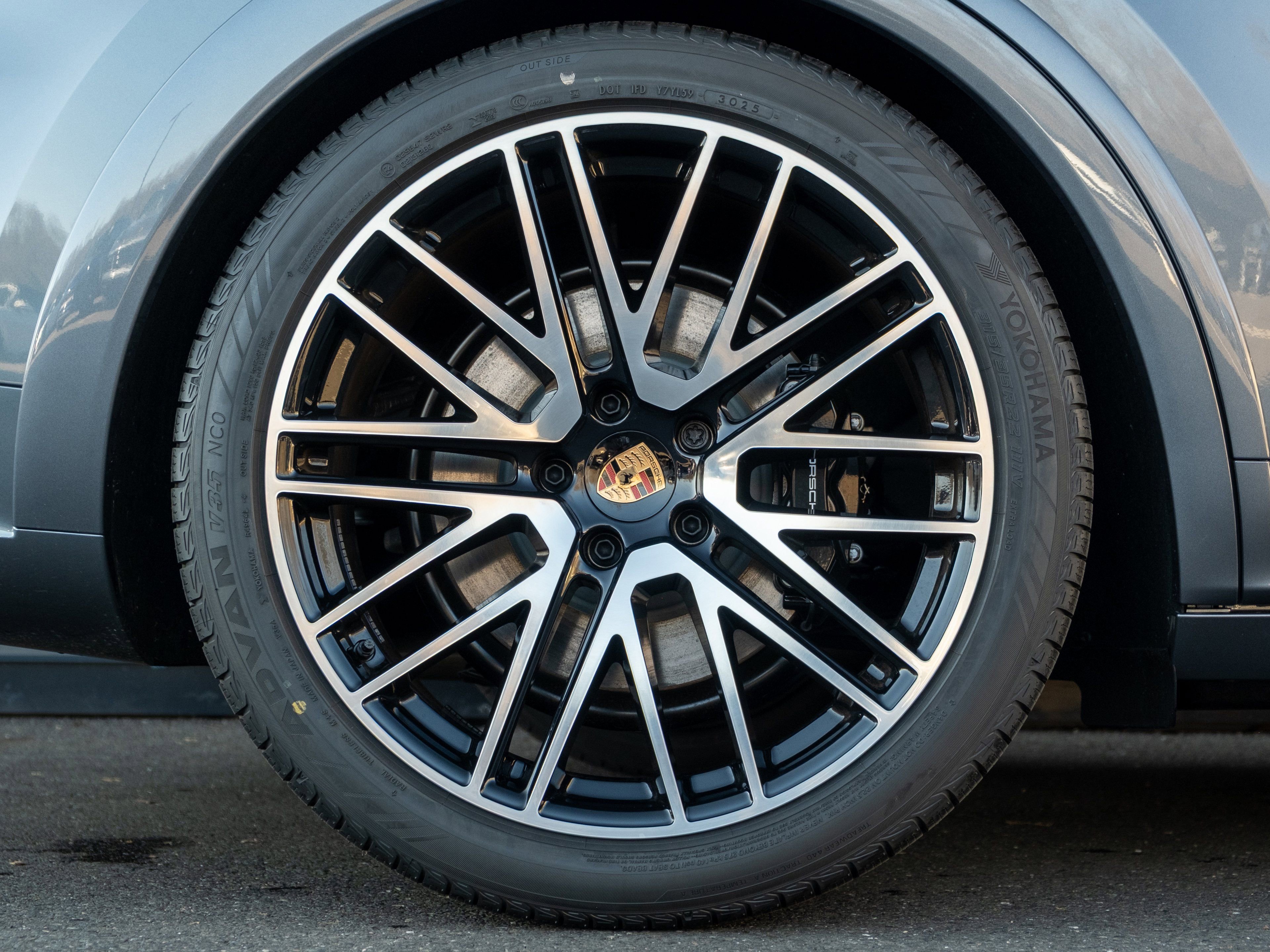 New 2026 Porsche Cayenne GTS image 14