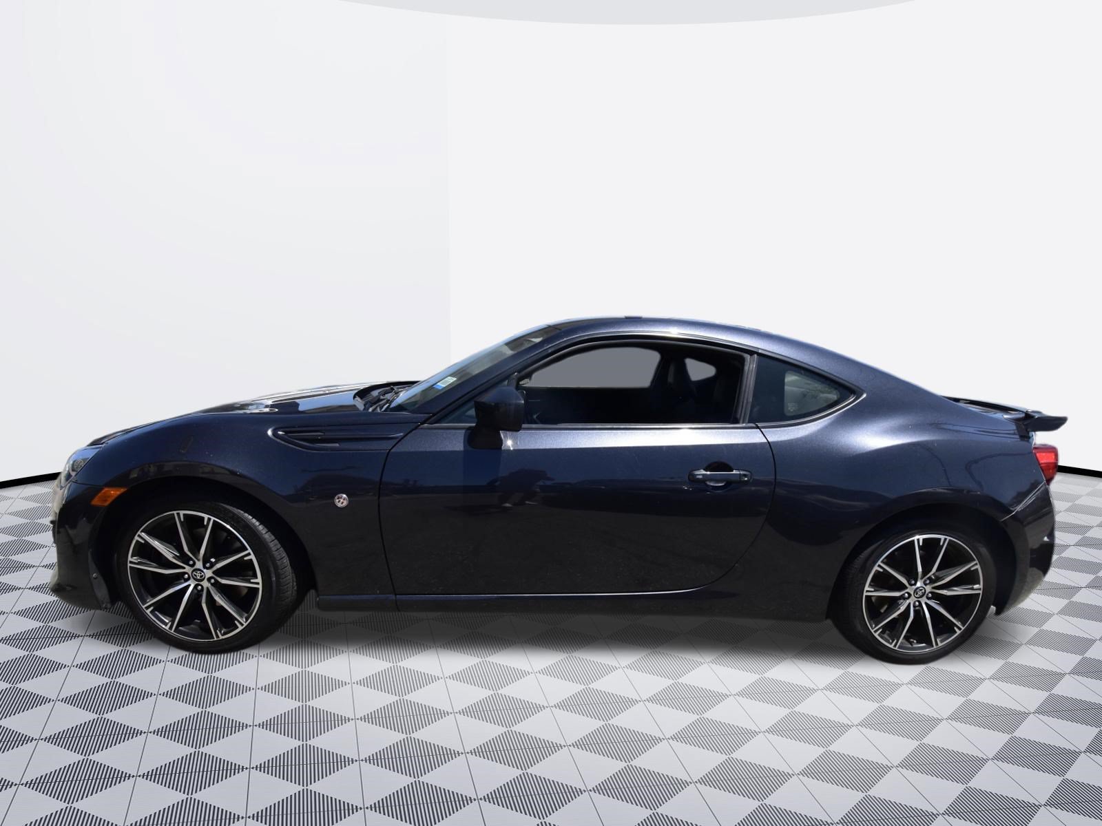Used 2019 Toyota 86 RWD image 2