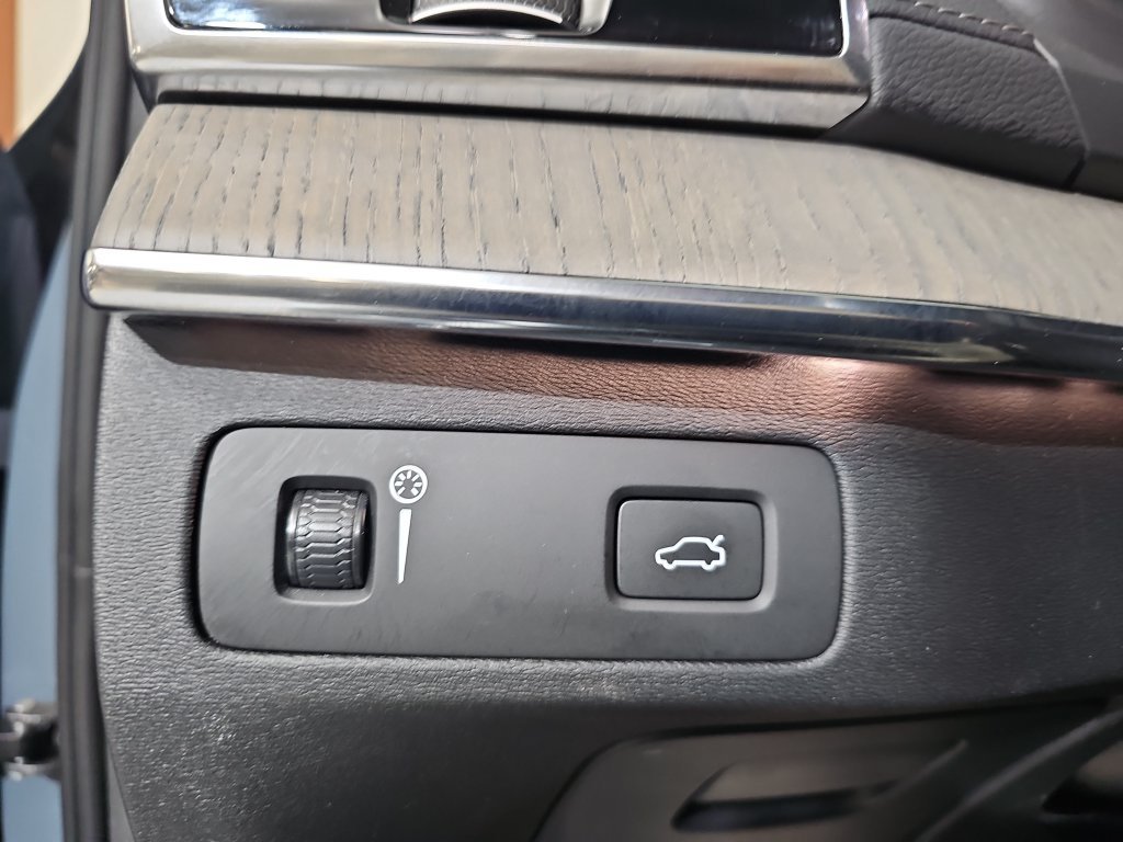 Used 2021 Volvo XC90 T6 Inscription w/ Protection Package Premier AWD/4WD image 28