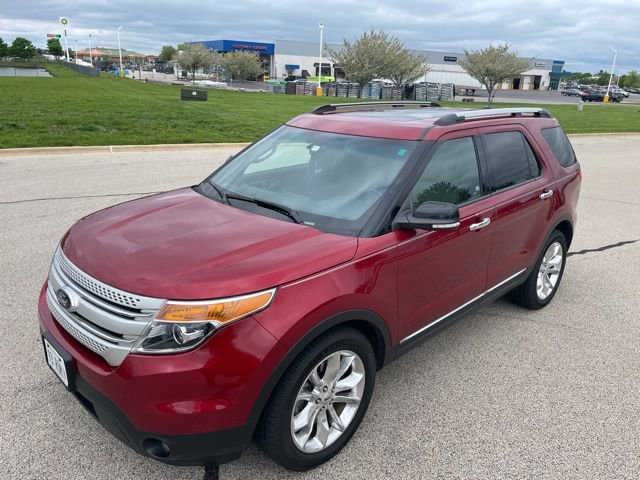 Used 2015 Ford Explorer XLT w/ Equipment Group 202A AWD/4WD image 2