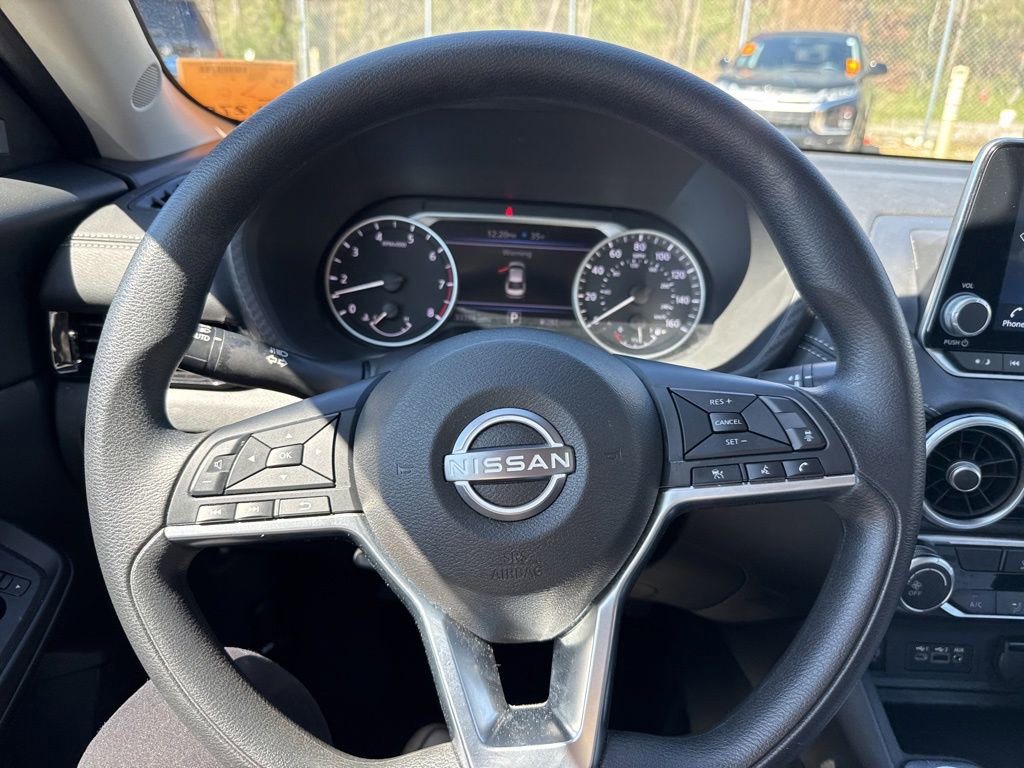 Used 2025 Nissan Sentra SV image 2