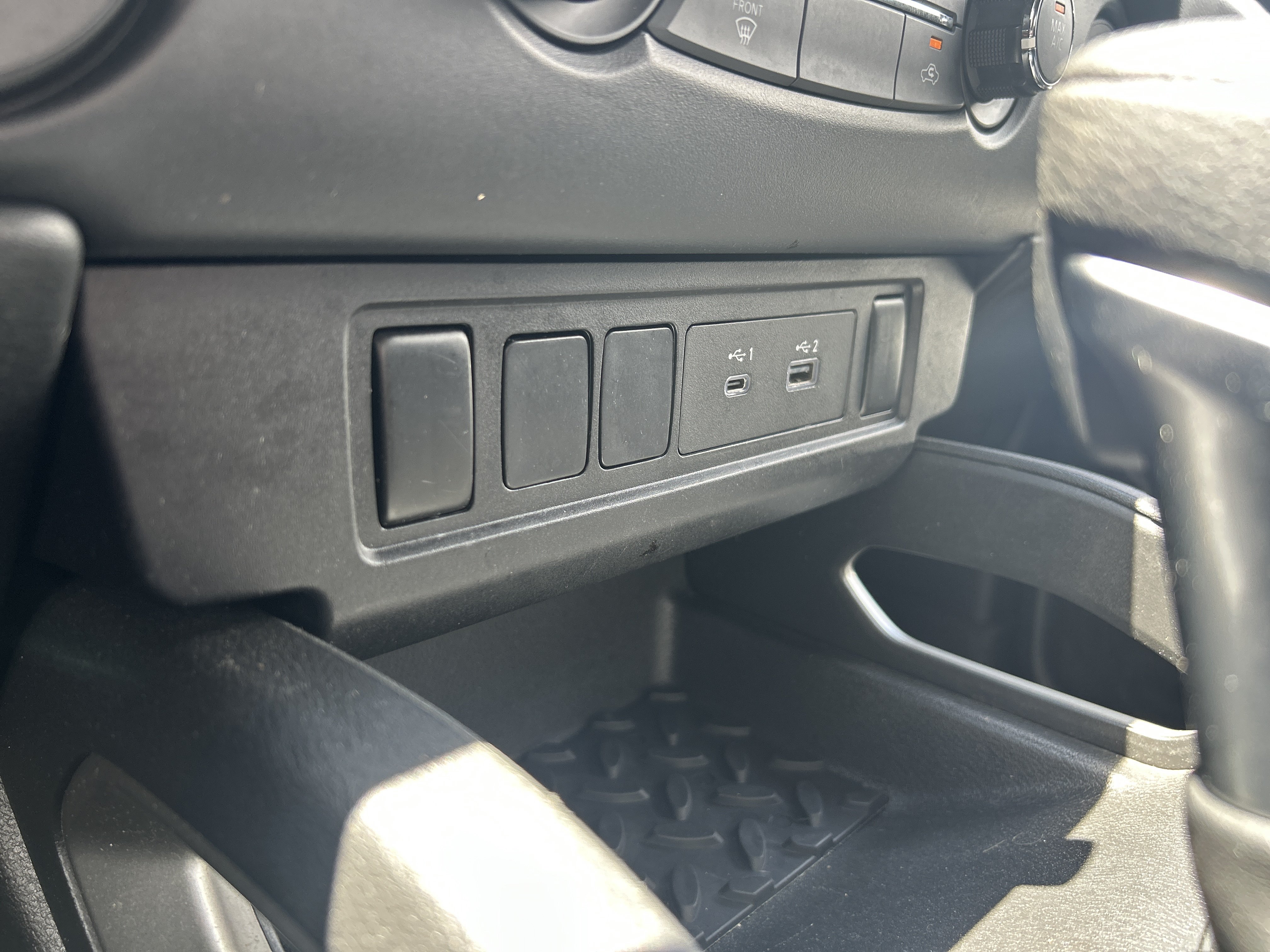 Used 2022 Nissan Frontier SV AWD/4WD image 12