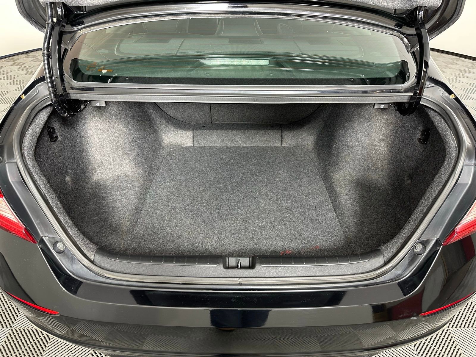 Used 2018 Honda Accord Sport image 25