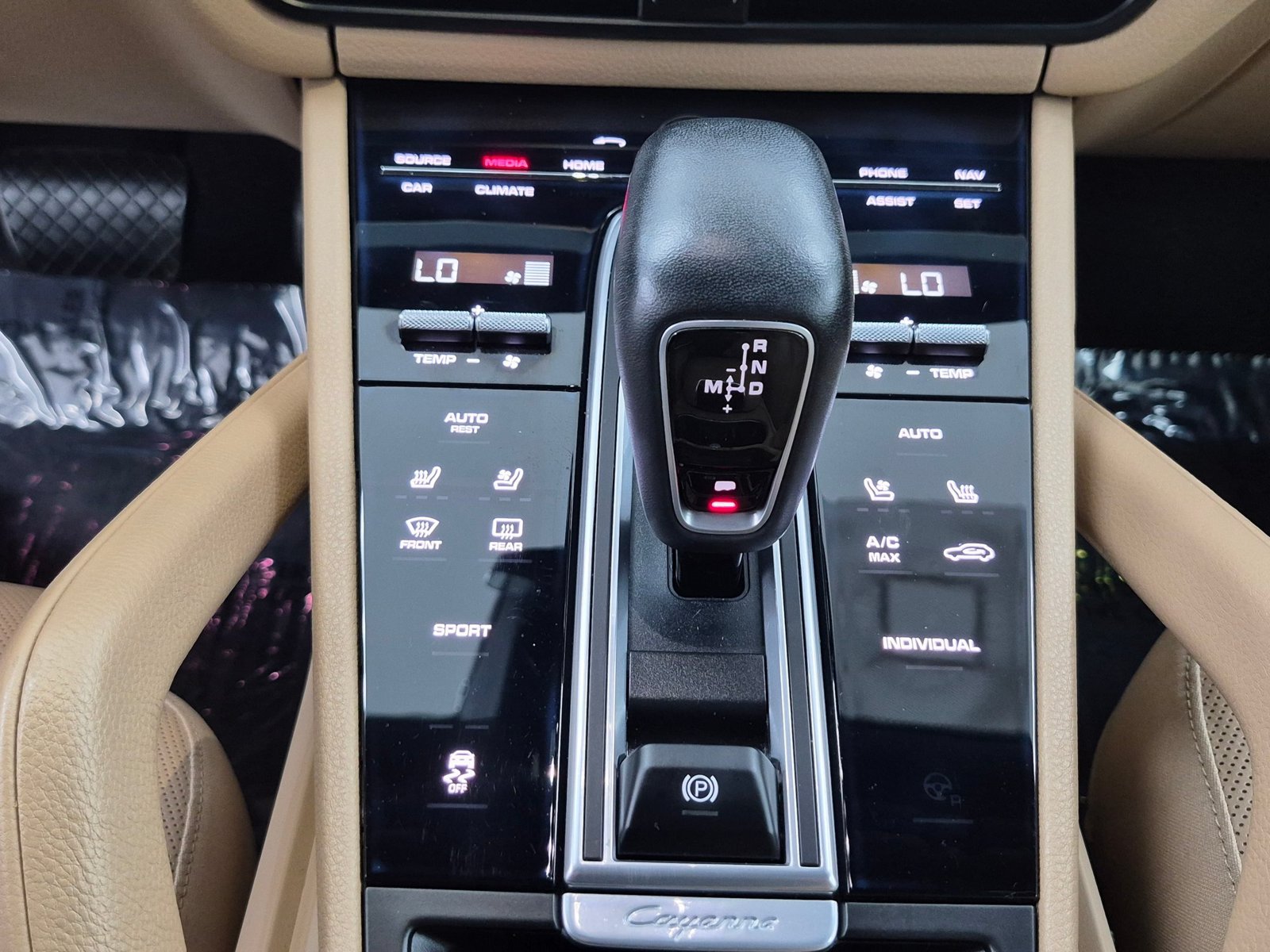 Used 2019 Porsche Cayenne AWD/4WD image 13