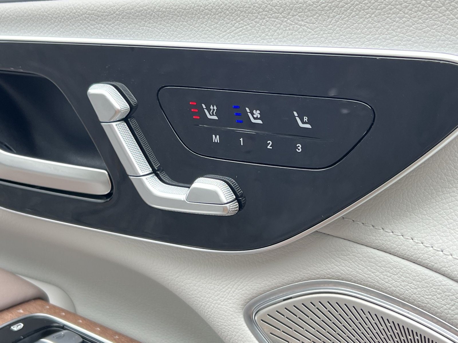 Certified 2023 Mercedes-Benz EQS 580 4MATIC SUV image 42