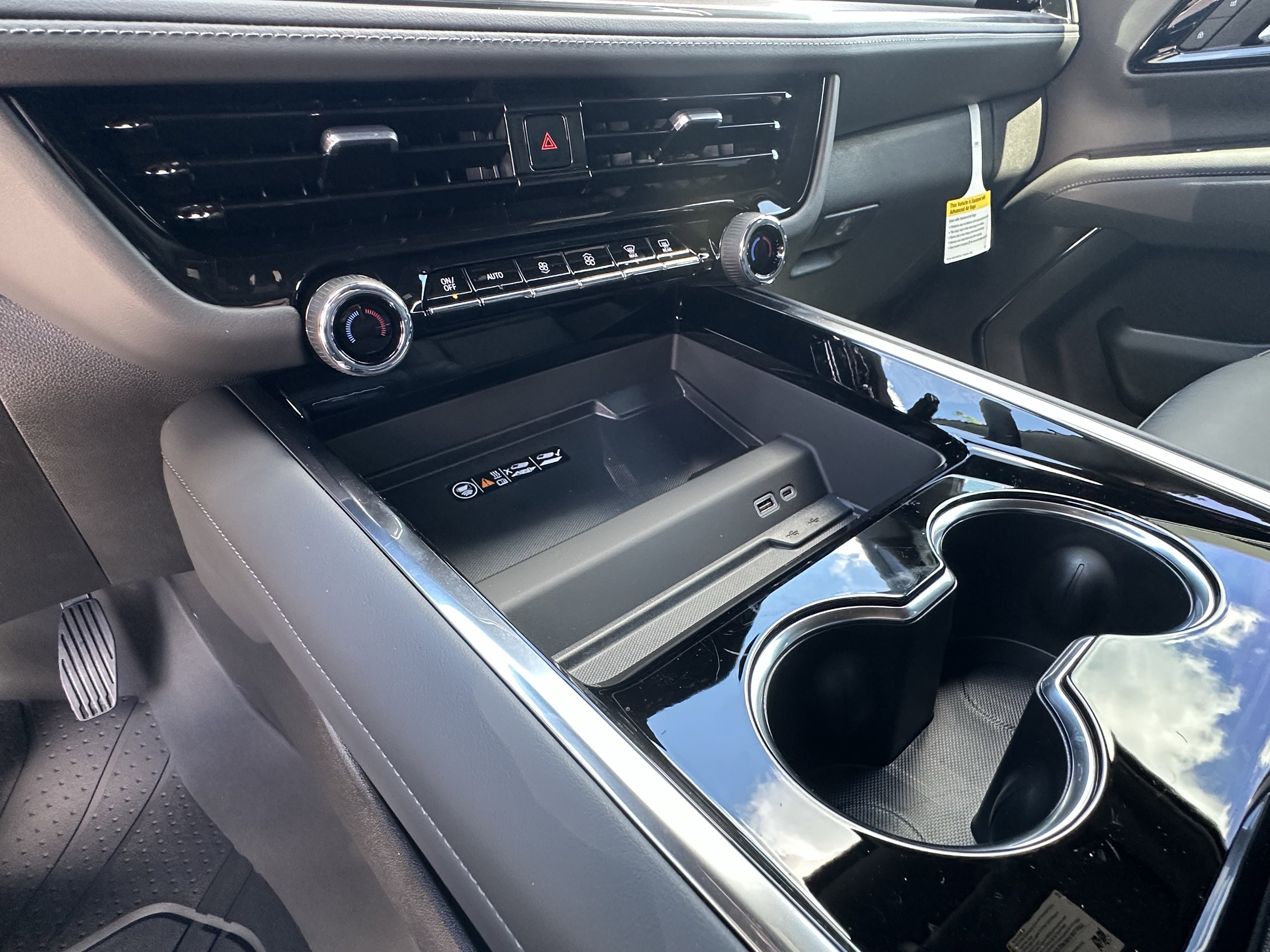 New 2026 Chevrolet Suburban LT w/ Comfort Package image 27