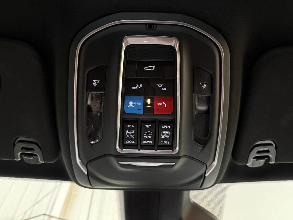Certified 2022 Jeep Wagoneer Series III w/ Premium Group I AWD/4WD image 16