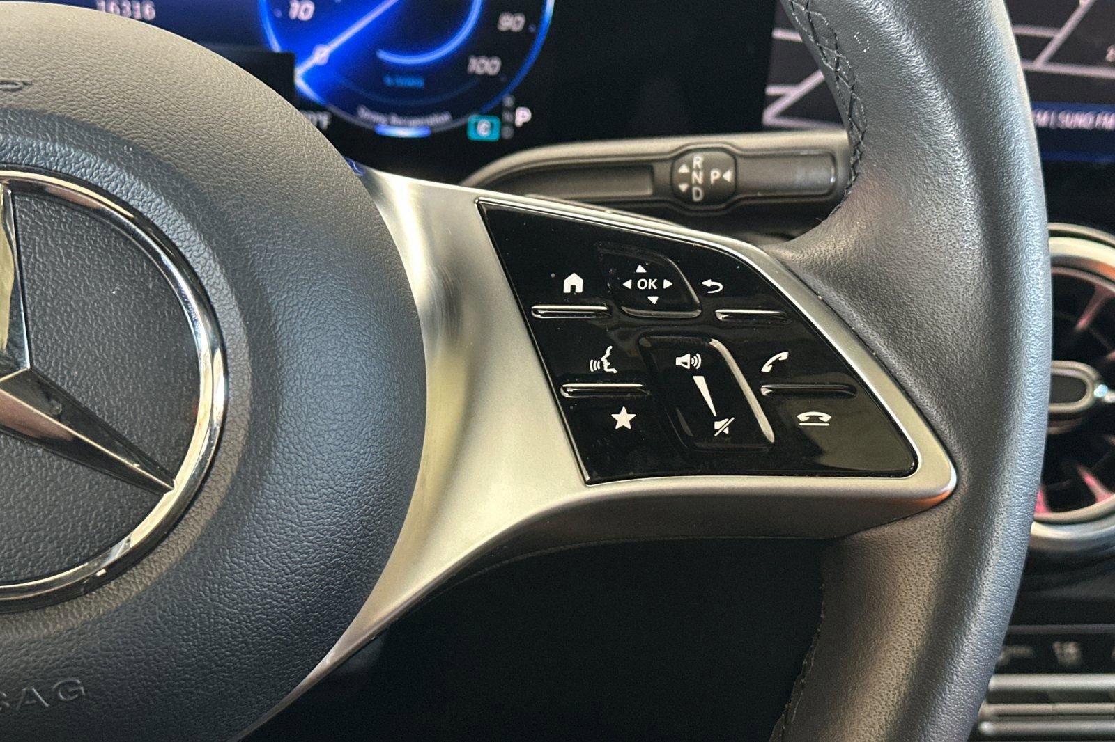 Certified 2024 Mercedes-Benz EQB 250+ image 34