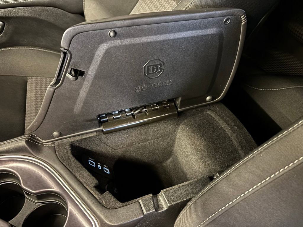 Used 2018 Dodge Challenger R/T Scat Pack w/ Driver Convenience Group image 21