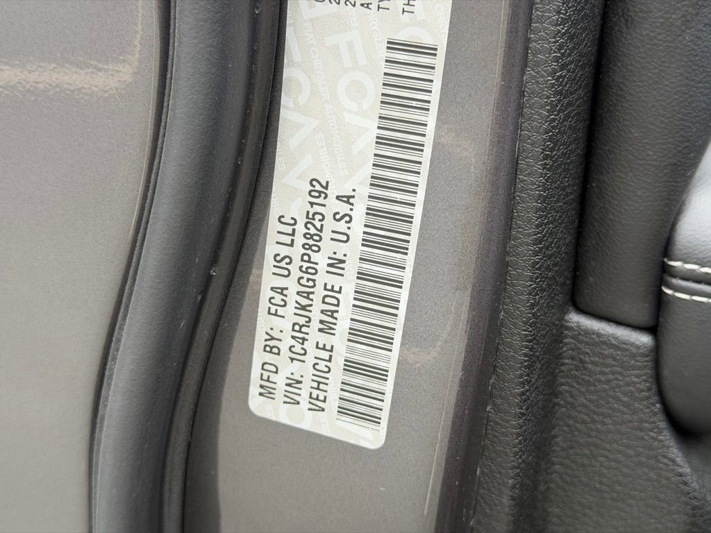 Used 2023 Jeep Grand Cherokee L Laredo AWD/4WD image 24