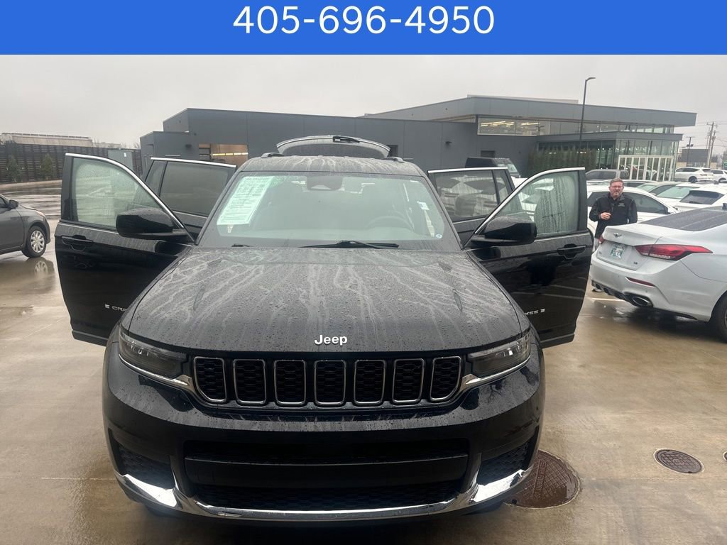 Used 2025 Jeep Grand Cherokee L Laredo image 11