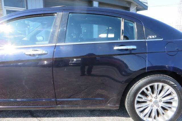 Used 2012 Chrysler 200 Limited w/ Sun/Sound Group FWD image 29