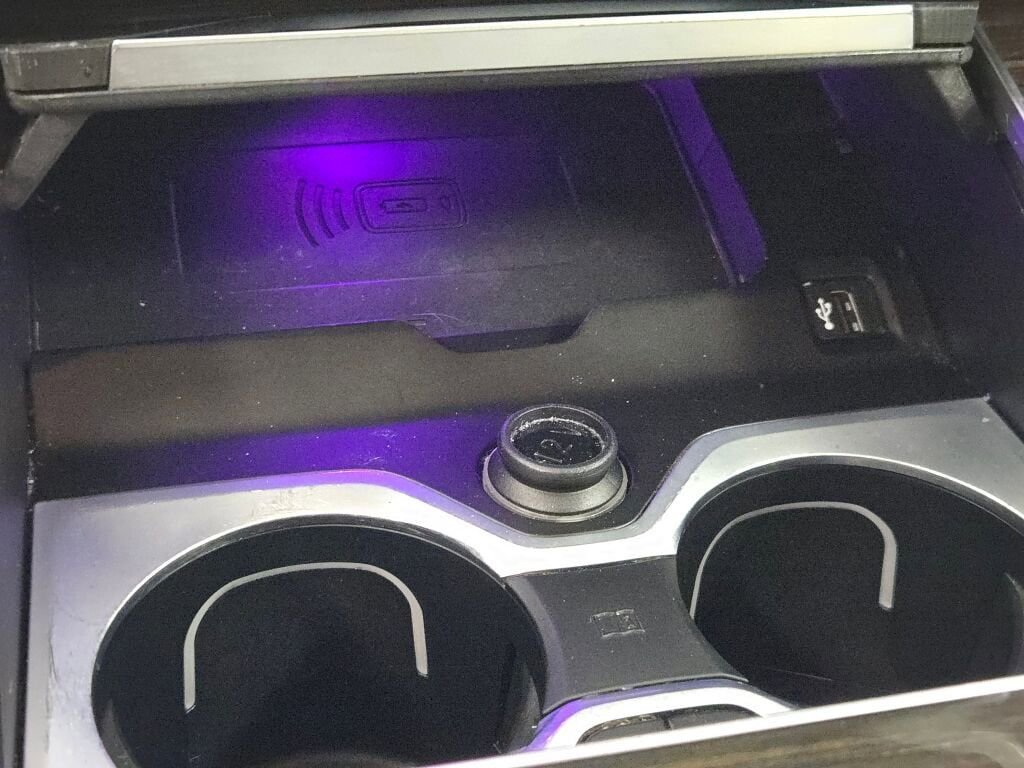 Used 2024 BMW X7 M60i w/ Executive Package image 32