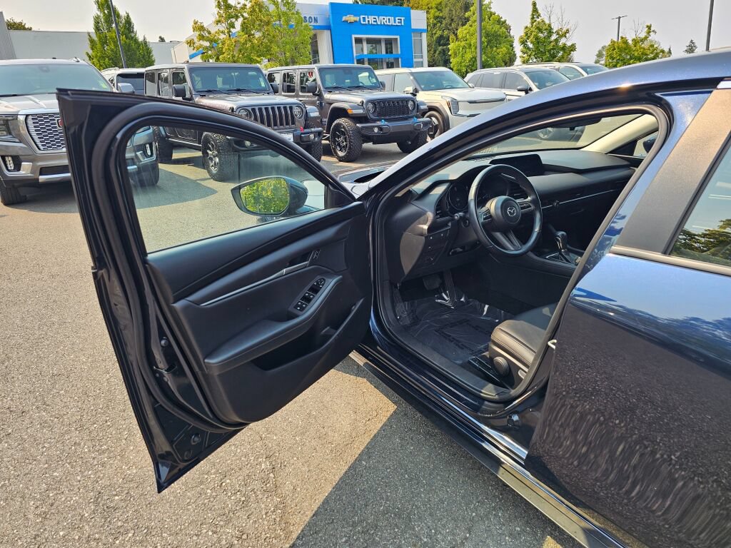Used 2020 MAZDA MAZDA3 Sedan w/ Select Package FWD image 19